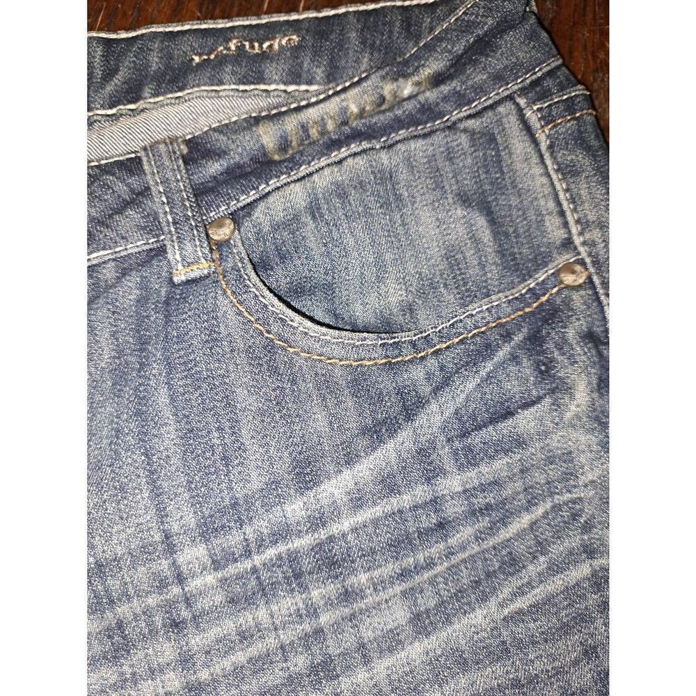 Size 8 Short Refuge Runway Everyday Boot Distressed Denim Boot Cut Blue Jeans - Picture 5 of 8